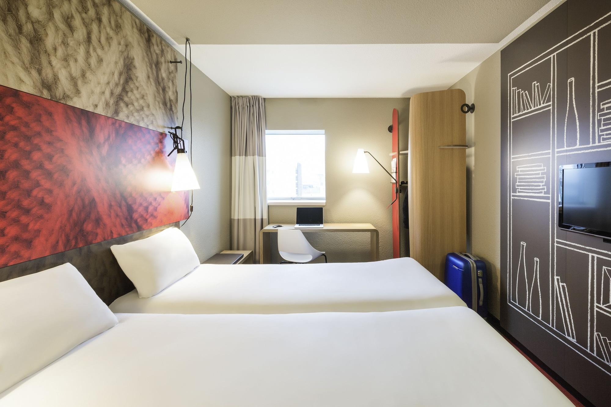 Ibis Paris Porte De Clichy Centre Exterior foto