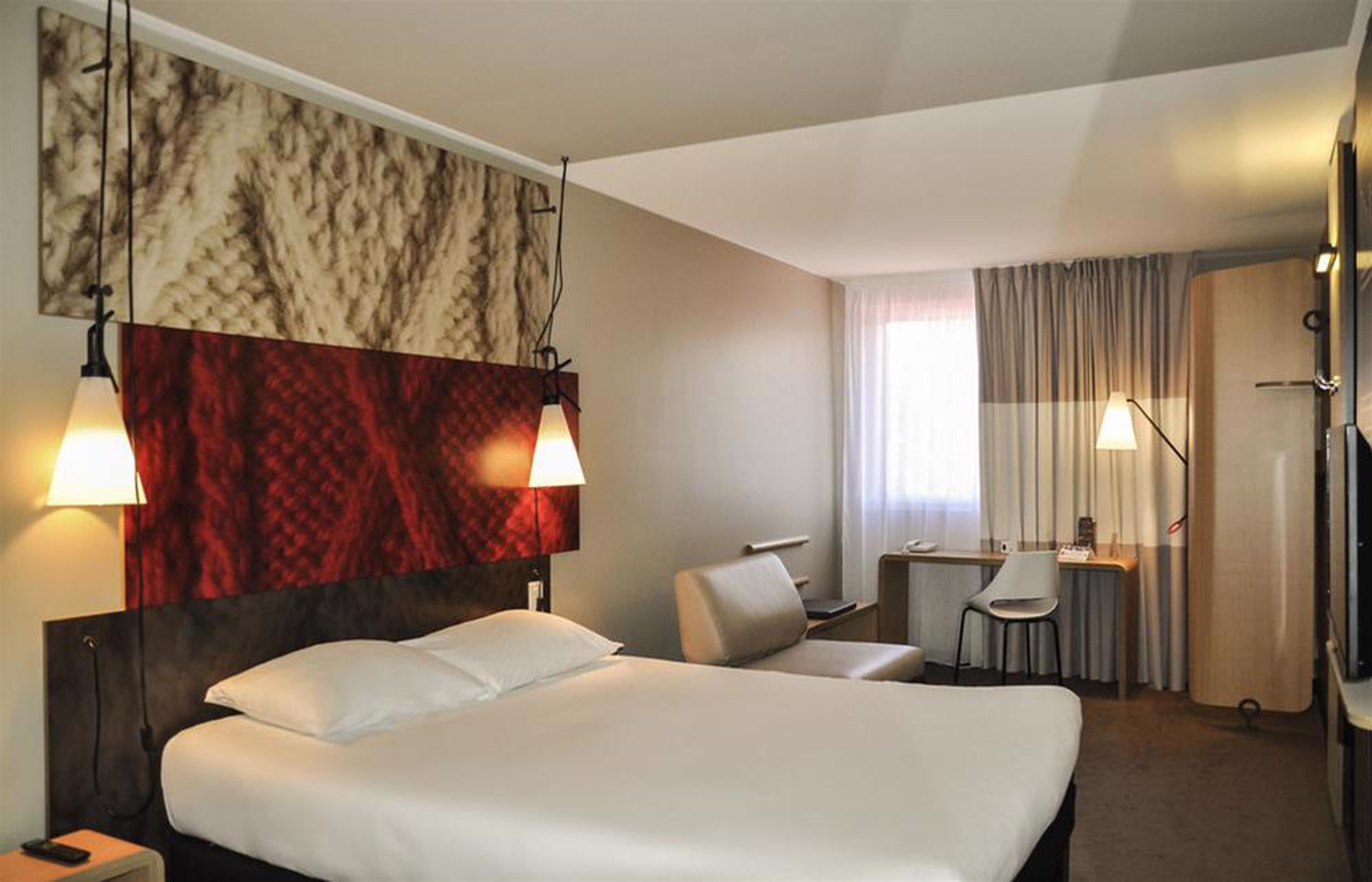Ibis Paris Porte De Clichy Centre Exterior foto