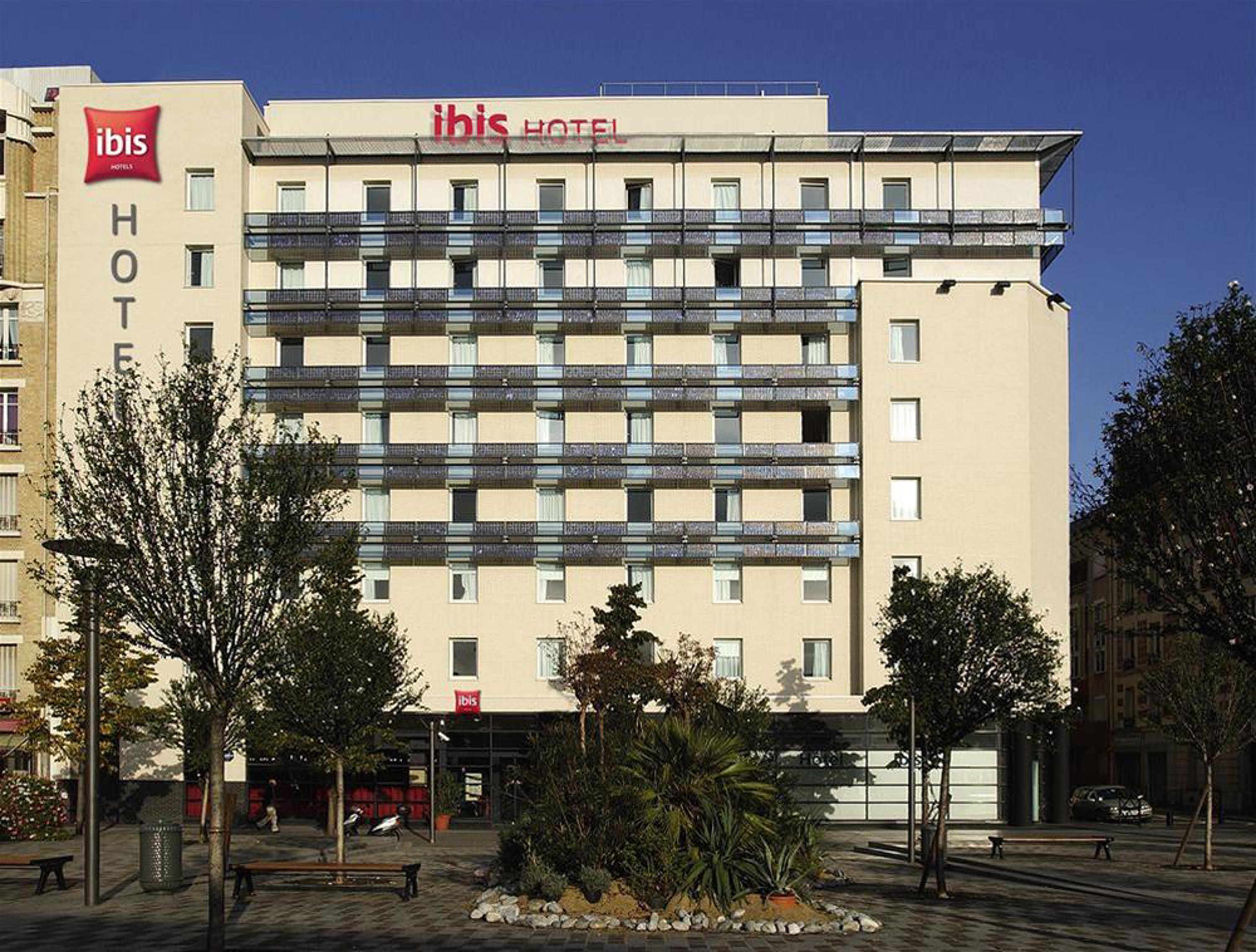 Ibis Paris Porte De Clichy Centre Exterior foto