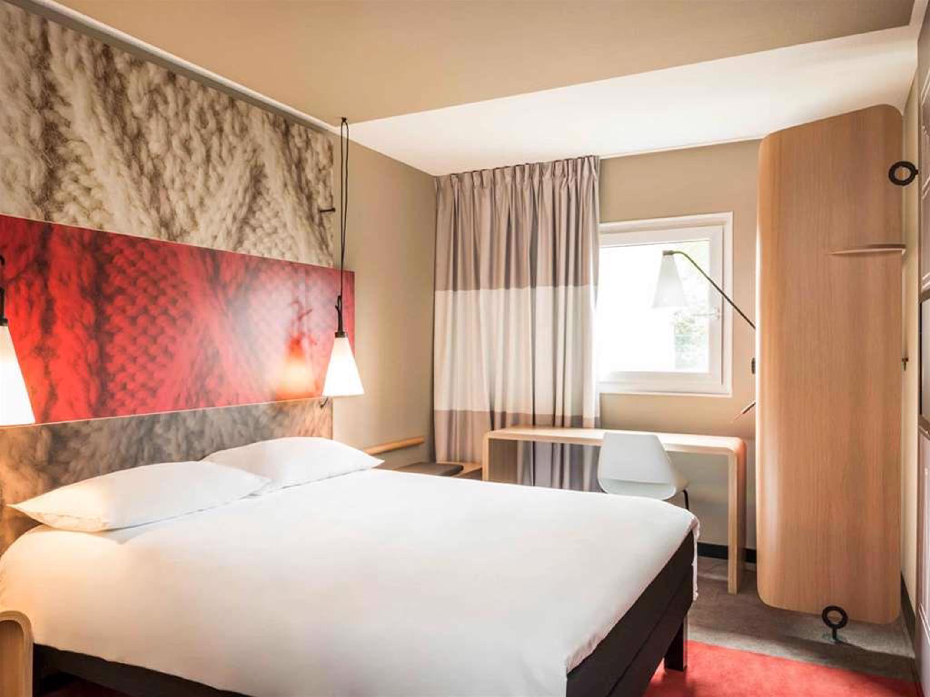 Ibis Paris Porte De Clichy Centre Exterior foto